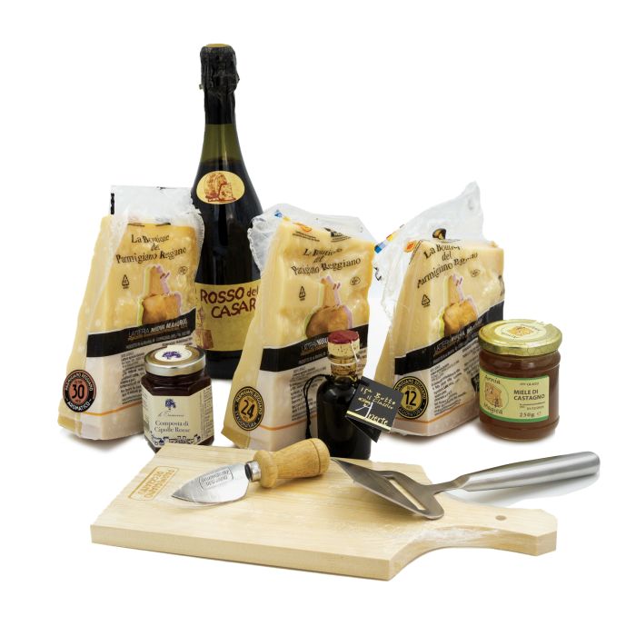 parmigiano reggiano a diverse stagionature, bottiglia di vino, aceto balsamico, composta e miele